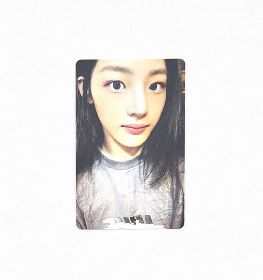 Minji (New Jeans) - 1st EP Bluebook Album Vers. Photocard