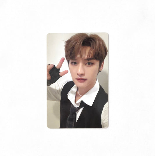 Lee Know (Stray Kids) - Christmas EveL POB - Photocard