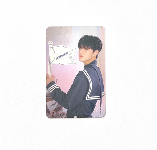 Wooyoung (ATEEZ) - ANITEEZ IN ILLUSION - Photocard