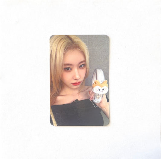Chaeryeong (ITZY) - Light Ring - Photocard